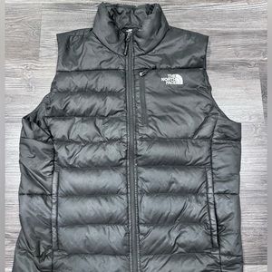 Men’s north face vest 550